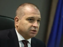 Министър Караджов: Обществената поръчка за 30 000 икони е драстична глупост