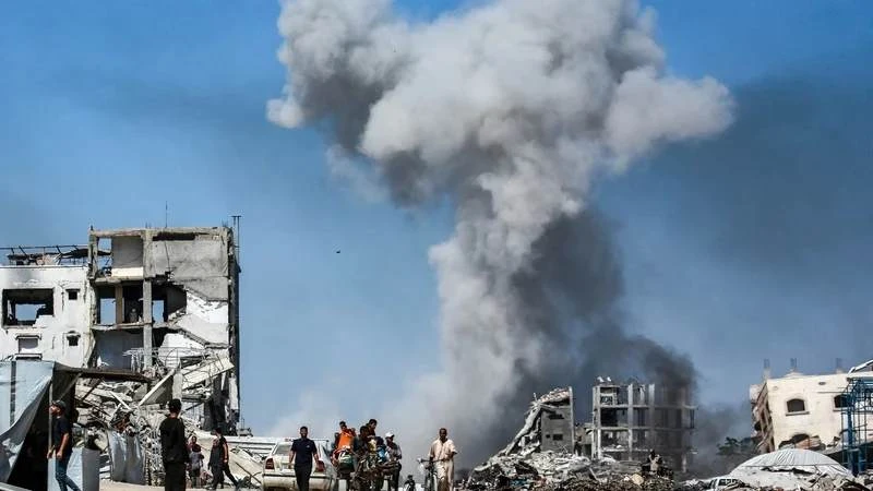 Най-малко 20 души са убити, а десетки са ранени при израелска атака срещу училище