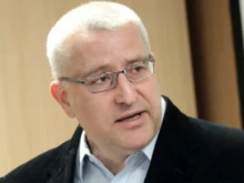 Проф. Малинов: Исканият от президента референдум е злонамерен и от малкото опити директно да се атакува членството ни в еврозоната