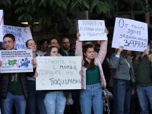 Лекари и студенти по медицина протестират в столицата с искане за достойни възнаграждения