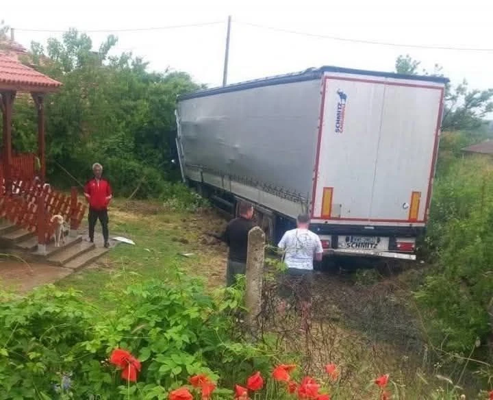 Тир се вряза в къща в Арчар