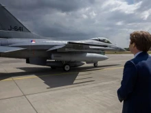 Последният изтребител F-16, обещан от Нидерландия, пътува за Украйна