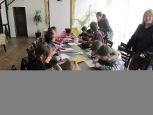 90 деца от ромски, български и турски етнически произход се състезават в клубове по интереси на семинар в Чепеларе