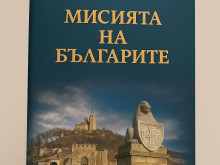Кметът Галина Стоянова с лично послание и подарък за всеки абитуриент в Казанлък