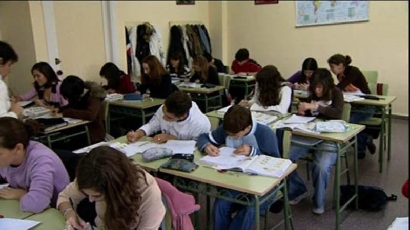 В МОН обсъждат дали да отпадне НВО след 4,7 и 10 клас