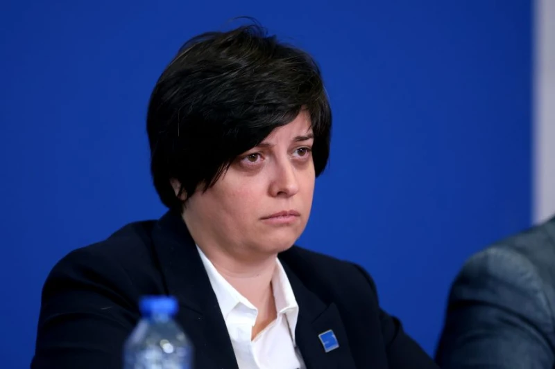 Диана Русинова: Министърът стана смешен вчера, още не ми се е извинил!