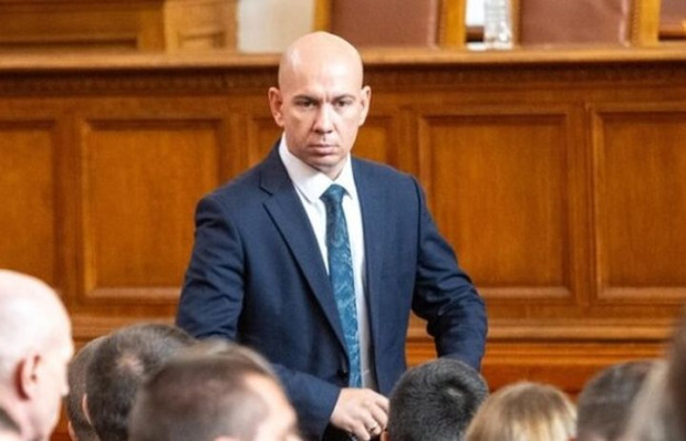 Ангел Георгиев: Докато битовата престъпност в Пловдив разцъфтява, 21 полицаи проверяват автобус с мирни граждани