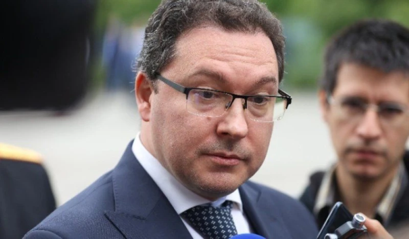 Даниел Митов: Покупката на иконите е въведена от кабинета на Кирил Петков
