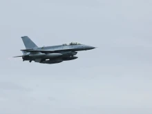 МО: Процедурата по техническото приемане на самолет F-16 Block 70 с бордови номер 301 приключи