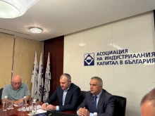 Мундров: Квалифицираният електронен подпис става задължителен в държавните администрации