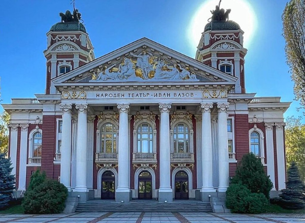 София е сцена: Актьори на Народния театър играят на живо на 10 локации в театралното събитие "Хеда Габлер"