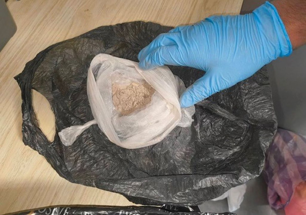 Задържаха наркоразпространители и иззеха около 600 грама кокаин и хероин в София