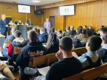 Осмокласници от Кюстендил научиха за правата и отговорностите си в дигиталния свят
