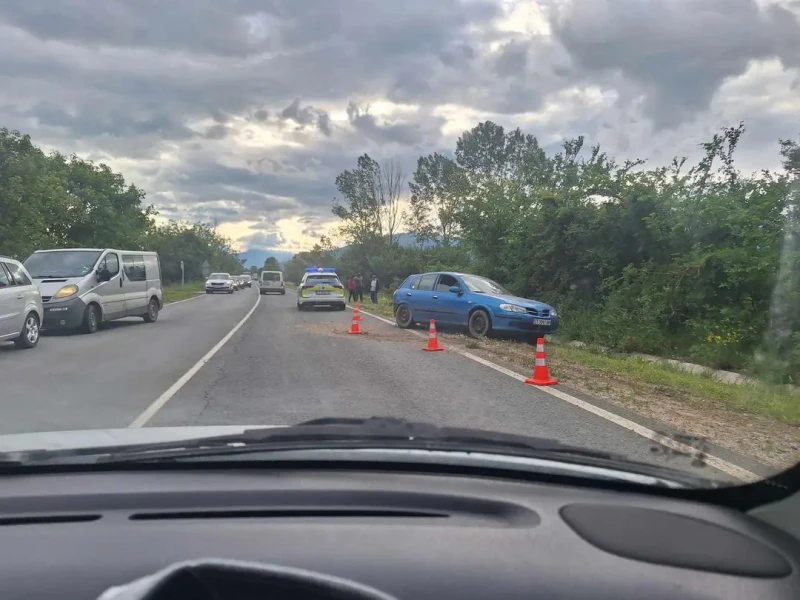 Двама пострадаха при верижна катастрофа на пътя Казанлък - Дунавци