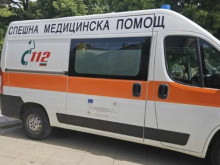 Баба и внуче са в болница, кола ги блъсна в Бургас заради неправилно пресичане