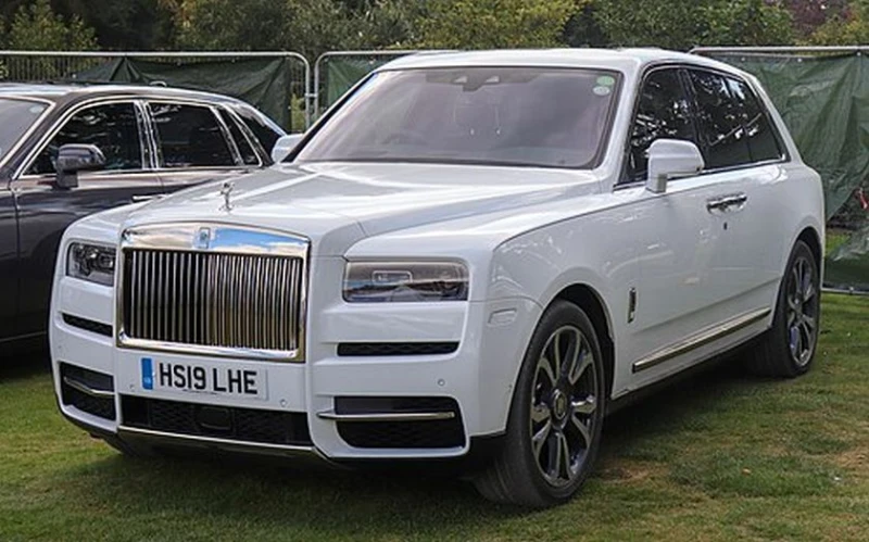 Чарлз III е получил Rolls-Royce от краля на Бахрейн за своята коронация