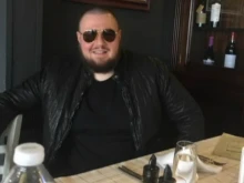 Християн Гущеров се покри, бяга от лихвари