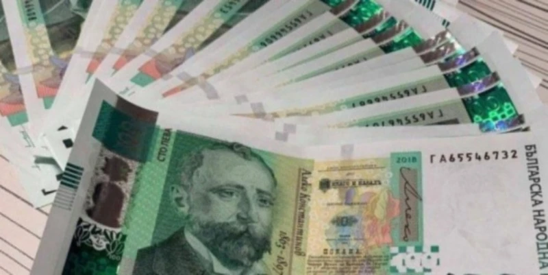 Максималната основна заплата за експерт в държавната администрация е 5224 лева