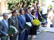 С ритуал по полагане на цветя в Благоевград бяха почетени делото и паметта на великия български революционер и поет Христо Ботев