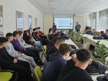 Лекция за хазартната зависимост и дълговете се проведе в русенска гимназия