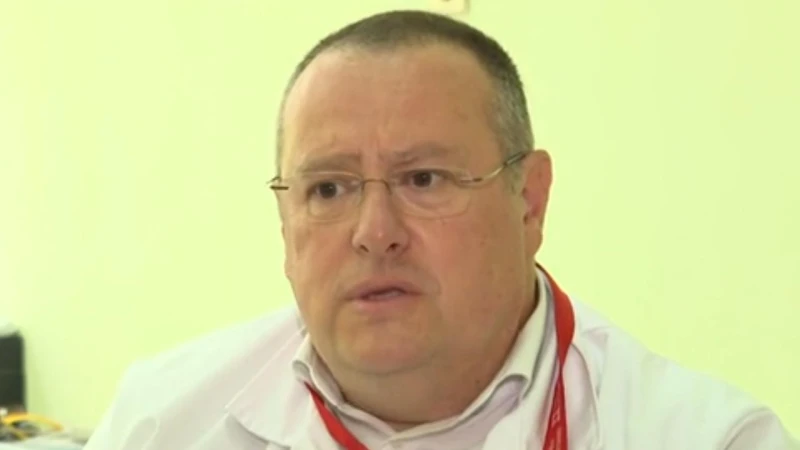Лекар: Смеят ни се, че още раздаваме болничните листове на хартия