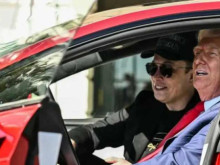 Акциите на Tesla се сринаха след избухването на враждата между Тръмп и Мъск