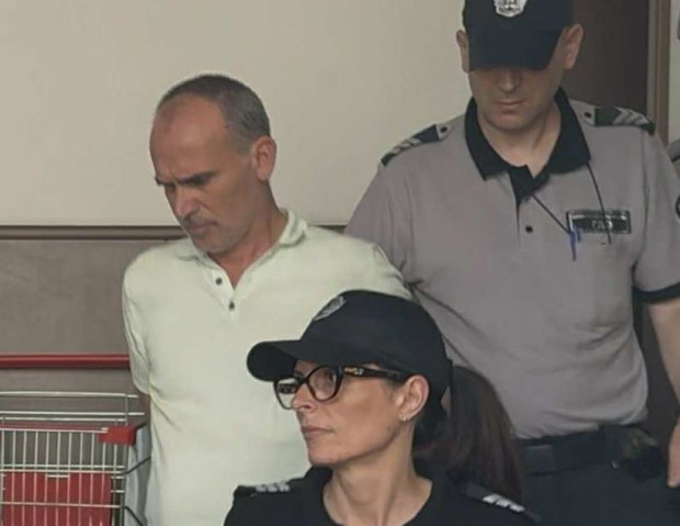 Двамата лекари психиатри, "помагали" на наркозависими, остават за постоянно в ареста