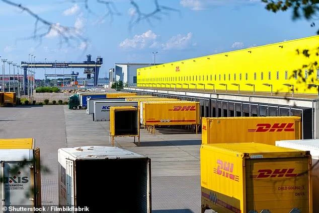 Опасна пратка: 12 пострадали в депо на DHL, след откриването на бях прах върху "подозрителен пакет"