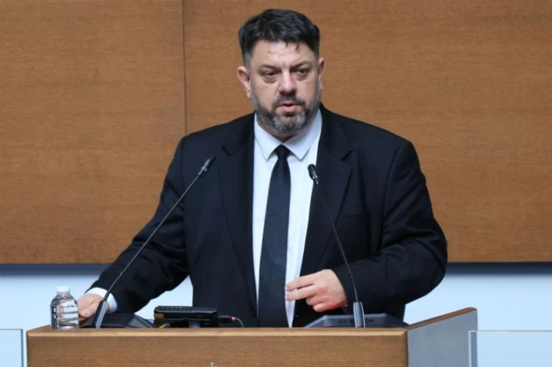 Зафиров: Цончо Ганев не трябва да бъде лице на Народното събрание