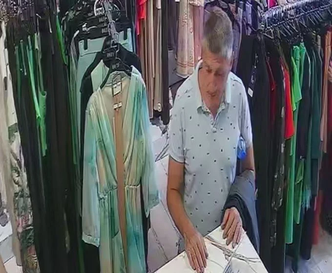 Ако знаете нещо за този мъж, потърсете полицията!