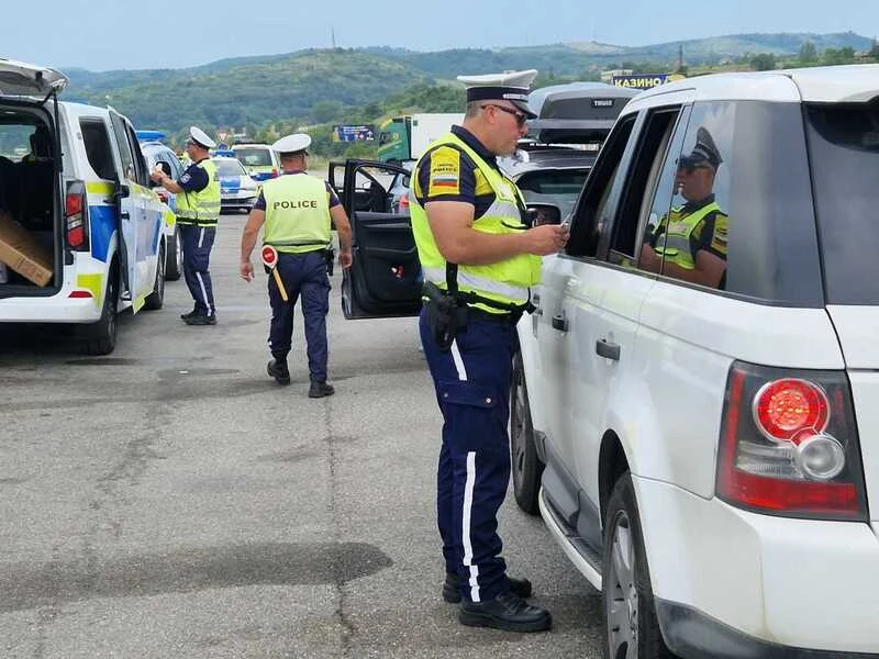 Ето колко нарушители на пътя спипаха полицаите в Благоевградско само за 2 часа