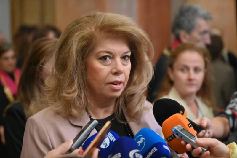 Йотова: Докладите на ЕЦБ и ЕК оправдават притесненията на президента Радев. Референдумът му не беше "за" или "против" еврото