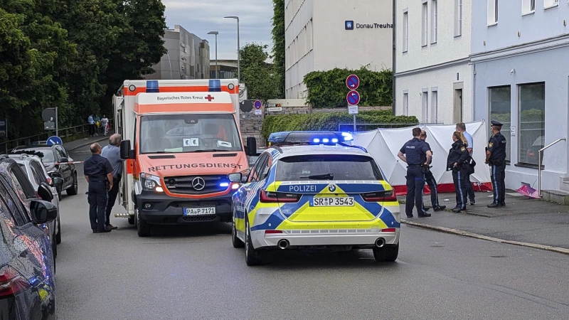 Мъж се вряза с кола в тълпа в Пасау, сред ранените са съпругата и дъщеря му