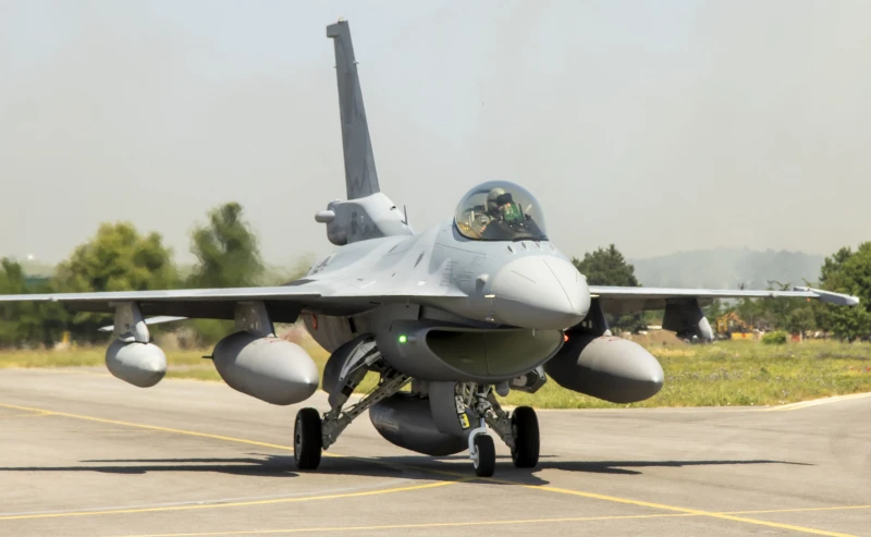 Вторият български самолет F-16 Block 70 пристигна в Графа!