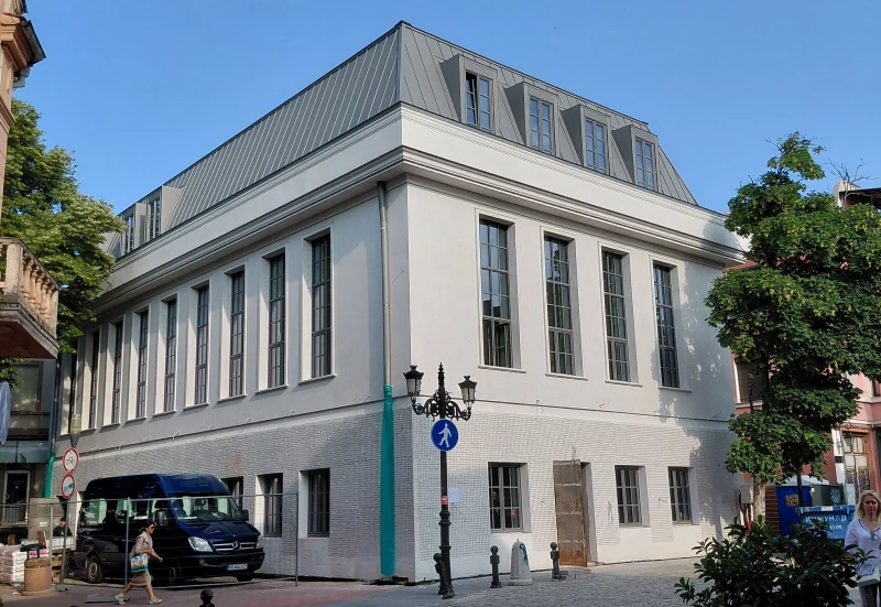 Стара сграда в центъра на Пловдив е преобразена