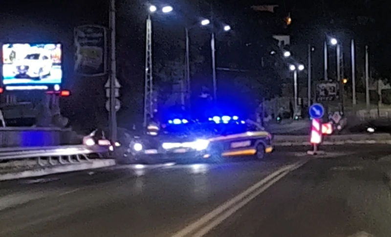 Три лъскави возила помлени в тежка катастрофа до Водната палата