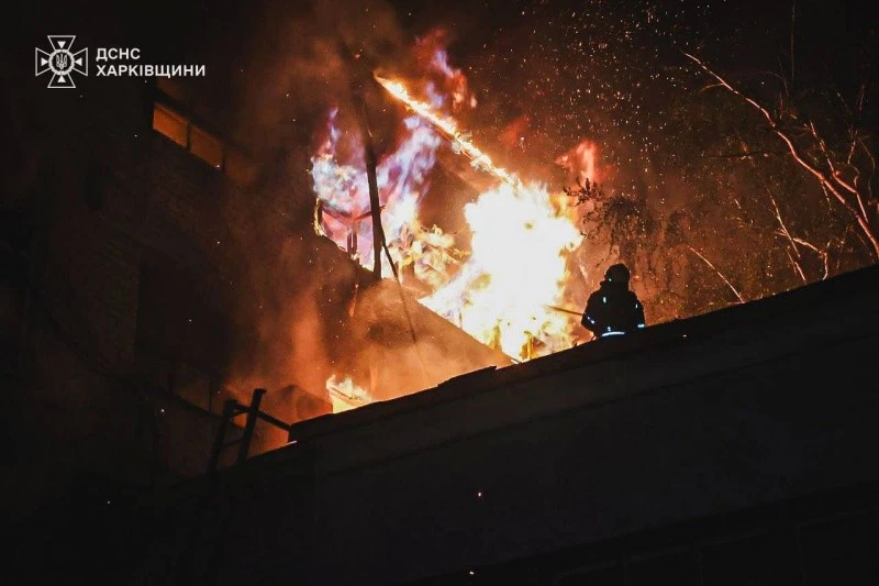 Разрушени къщи, загинали и близо 60 ранени: Масирана руска атака над Харков