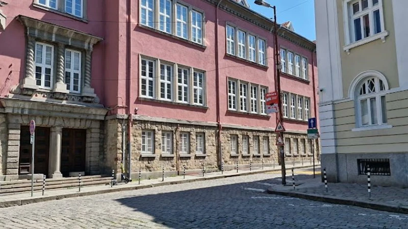 Елитна столична гимназия отвори врати след ремонт за над 1,6 млн. лева
