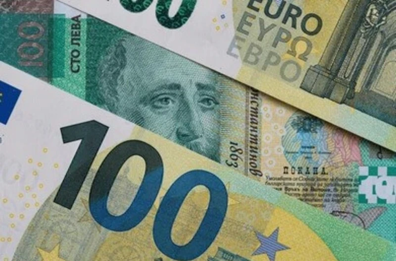 Пенсия от 1000 лева ще стане 511,29 евро, а заплата от 2000 лева ще бъде 1022,58 евро