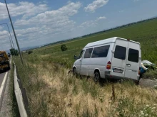 Шофьор излезе от пътя, заспал зад волана