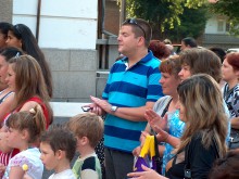 Докато децата в "Родопи" празнуваха - родителите с куп проблеми пред общинския съветник Владимир Маринов