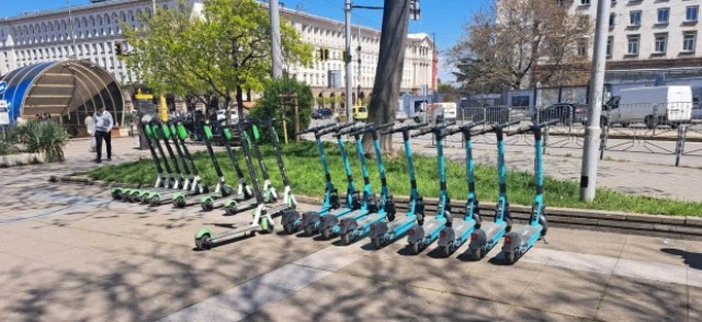 Предложиха да се вдигне възрастта за управление на електрически тротинетки