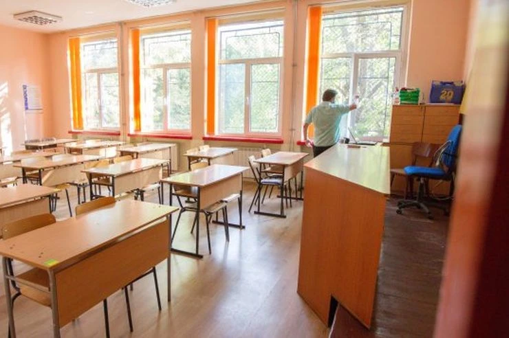 На ученик в Пловдив му прилоша по време на Националното външно оценяване