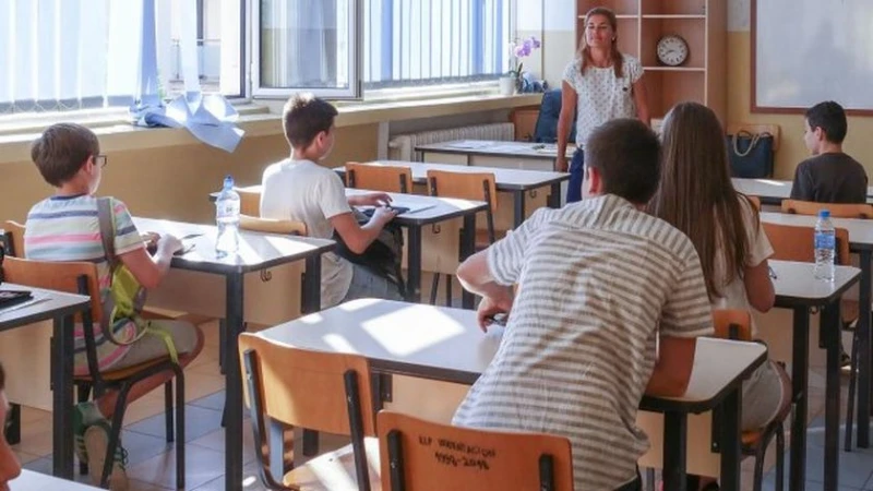Седмокласниците се явяват на НВО по желание по чужд език