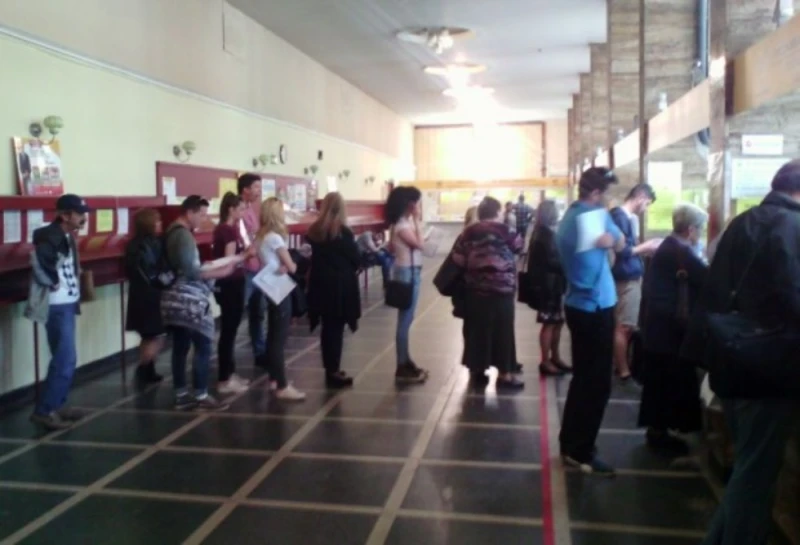 Банките и "Български пощи" могат да преустановят безплатната услуга за обмяна след изтичане на 12 месеца от въвеждане на еврото