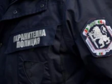 Двама русенски полицаи с обвинения за подкупи, ще искат постоянния им арест