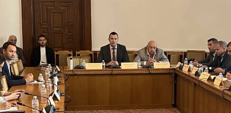 По предложение на БСП-ОЛ: Намалява се лихвата по студентските кредити от 7% на 3%