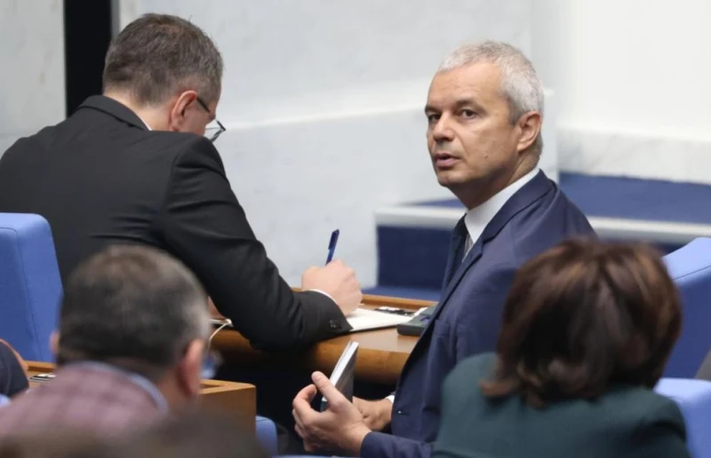 "Възраждане" внесоха вот на недоверие срещу правителството заради еврото