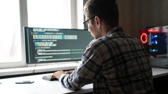 Изкуственият интелект навлиза в офиса, но само при подготвените