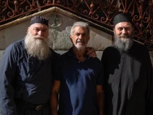 Мел Гибсън е на посещение в Хилендарския манастир